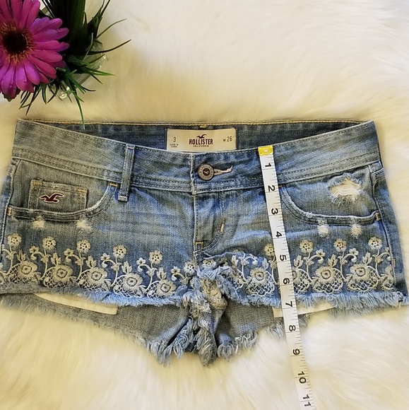 Hollister Embroidered Distressed Shorts Sz 3 - Picture 7 of 8